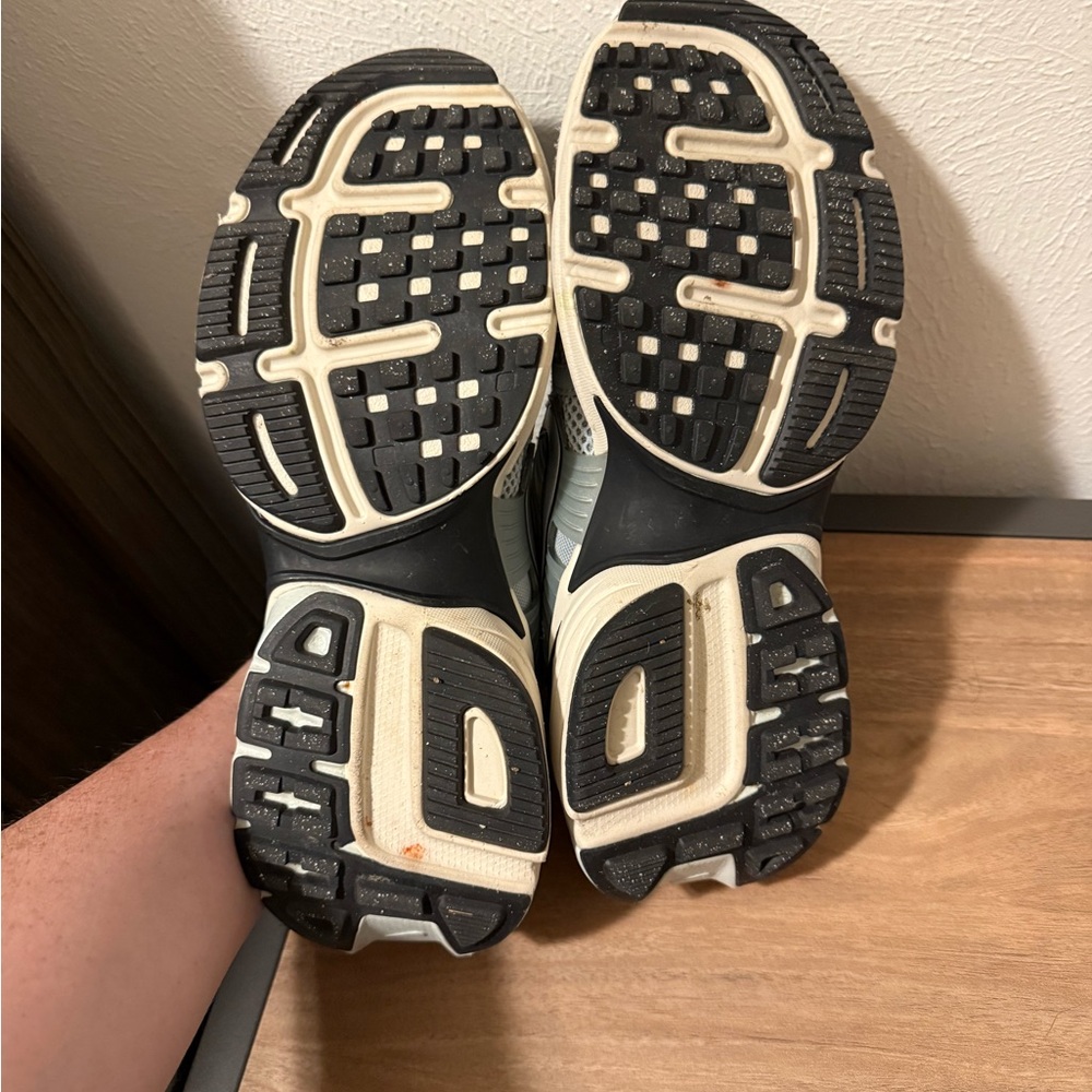 Nike V2K run shoes - Picture 3 of 5